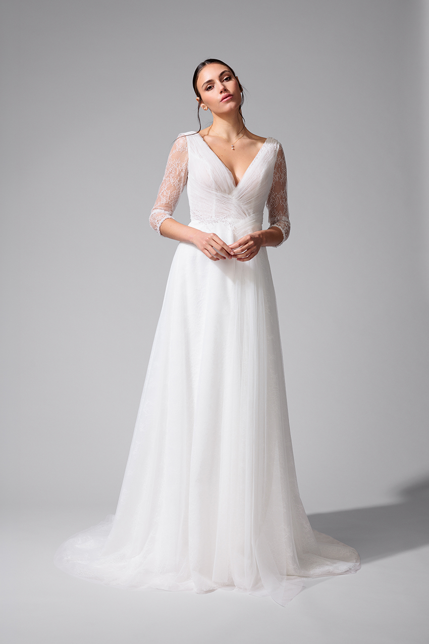 BEL22704_1.2 copie La robe de mariée fluide en tulle BEL22704 - Collection Bella 2027
