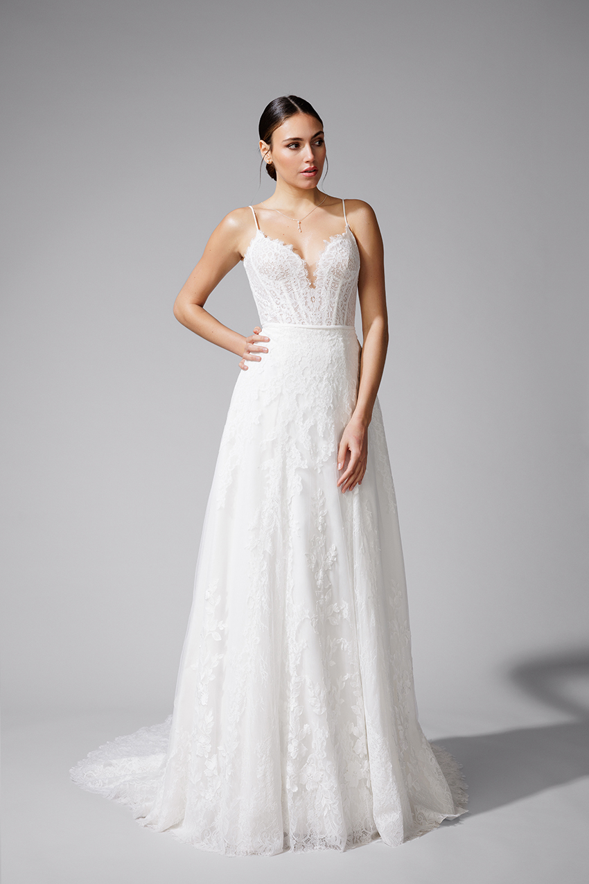 BEL22720-IV_1 copie Robe de mariée fluide Bella BEL22720 Ivoire en dentelle