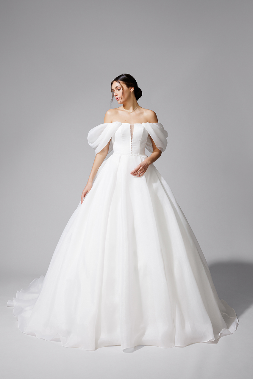 BEL22722_1 copie Robe de mariée 2027 princesse en organza avec manches bateau amovibles. BELLA BEL22722