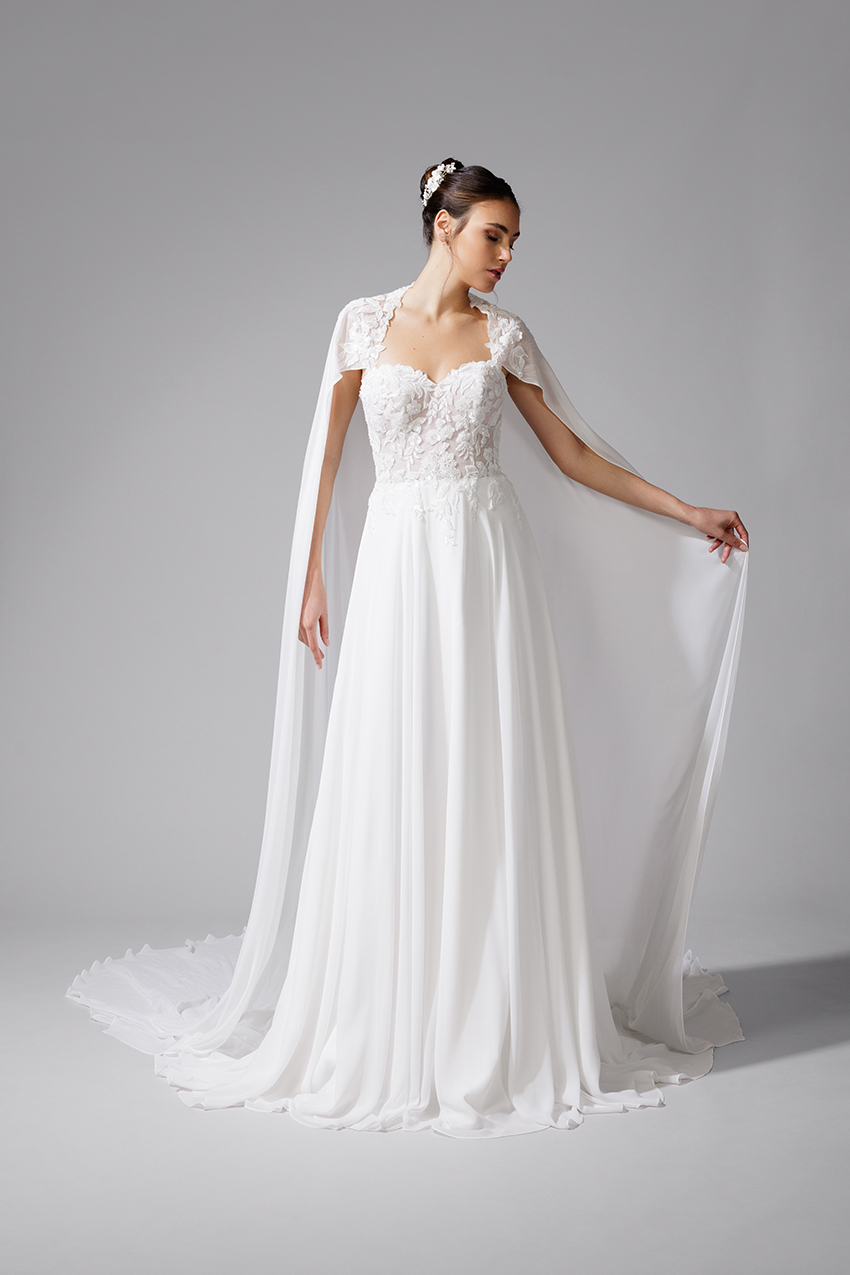 BEL22725_1.1 copie Robe de mariée BELLA BEL22725 fluide en mousseline et dentelle avec Cape